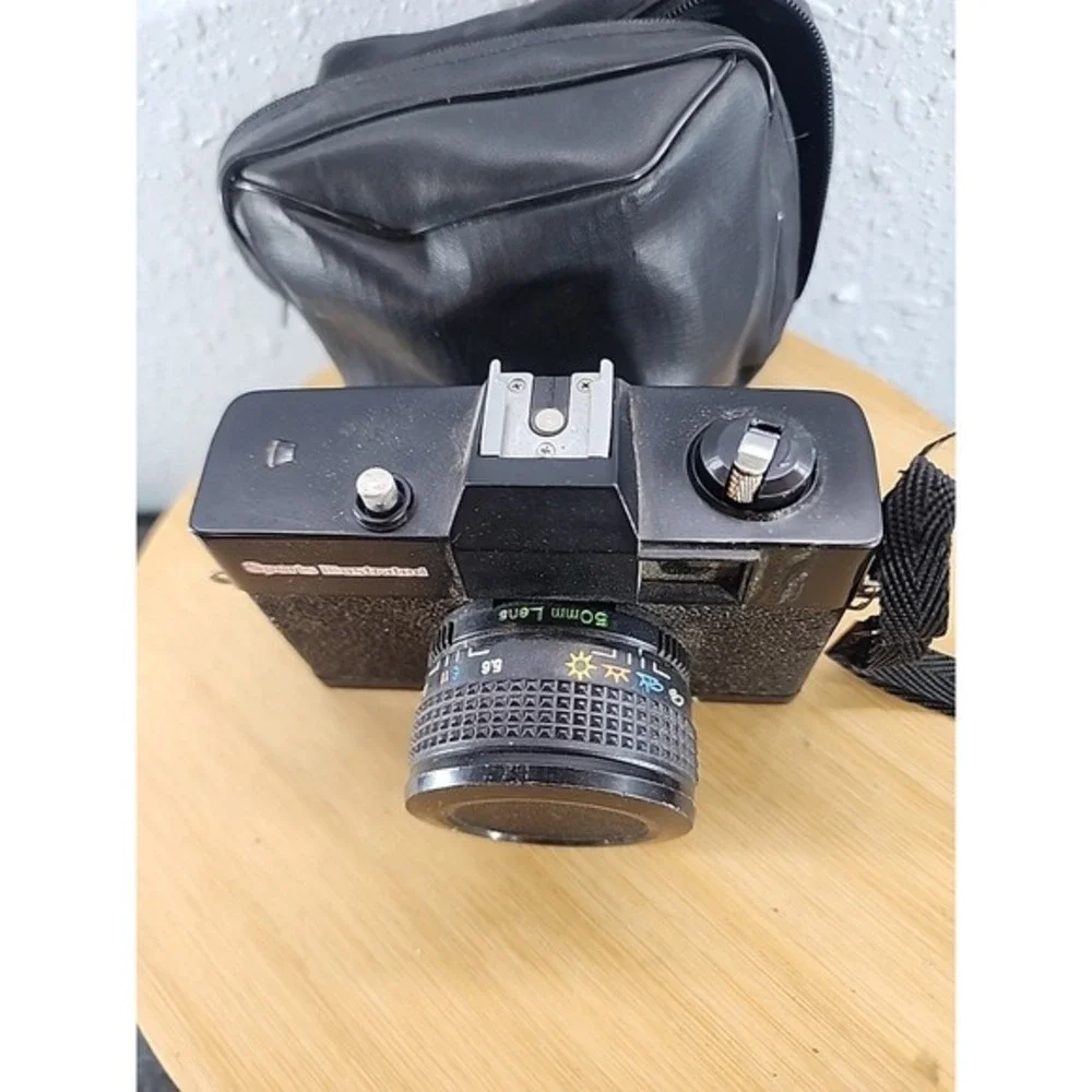Vintage‎ Sports Illustrated 35mm Film Camera With Case Set 1:6 50mm- UNTESTED